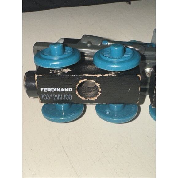 Thomas & Friends Wooden Railway Ferdinand Train Engine NO TENDER PREOWNED - Picture 7 of 10